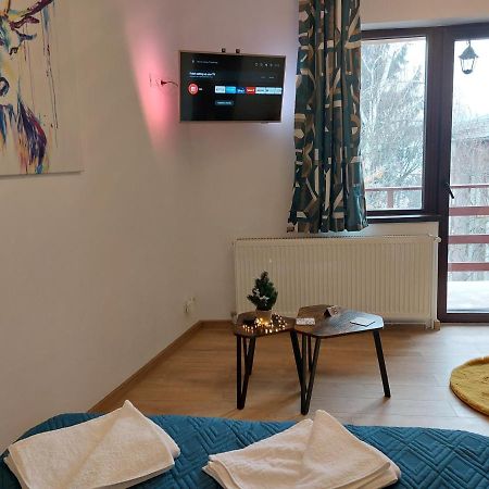 Snug Apartments - Private Parking Near Downtown Braşov Exterior foto