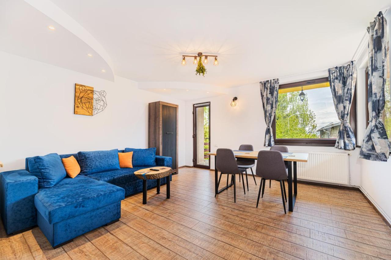 Snug Apartments - Private Parking Near Downtown Braşov Exterior foto