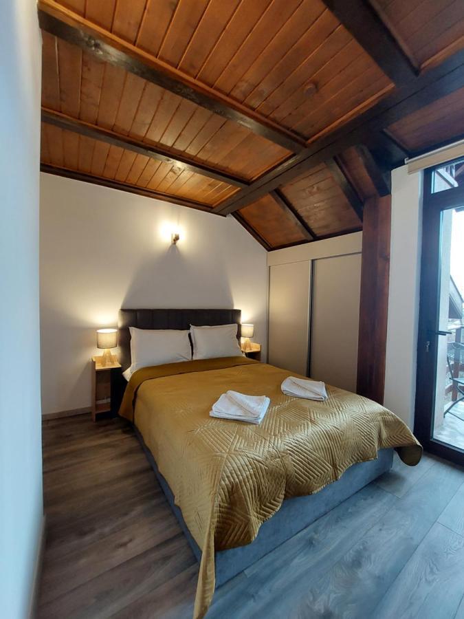 Snug Apartments - Private Parking Near Downtown Braşov Exterior foto