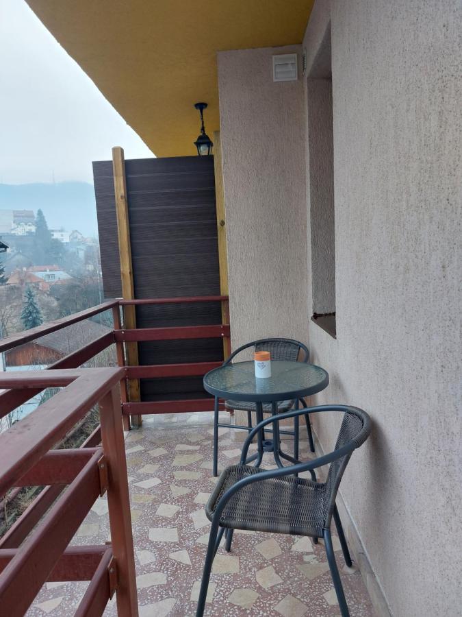Snug Apartments - Private Parking Near Downtown Braşov Exterior foto